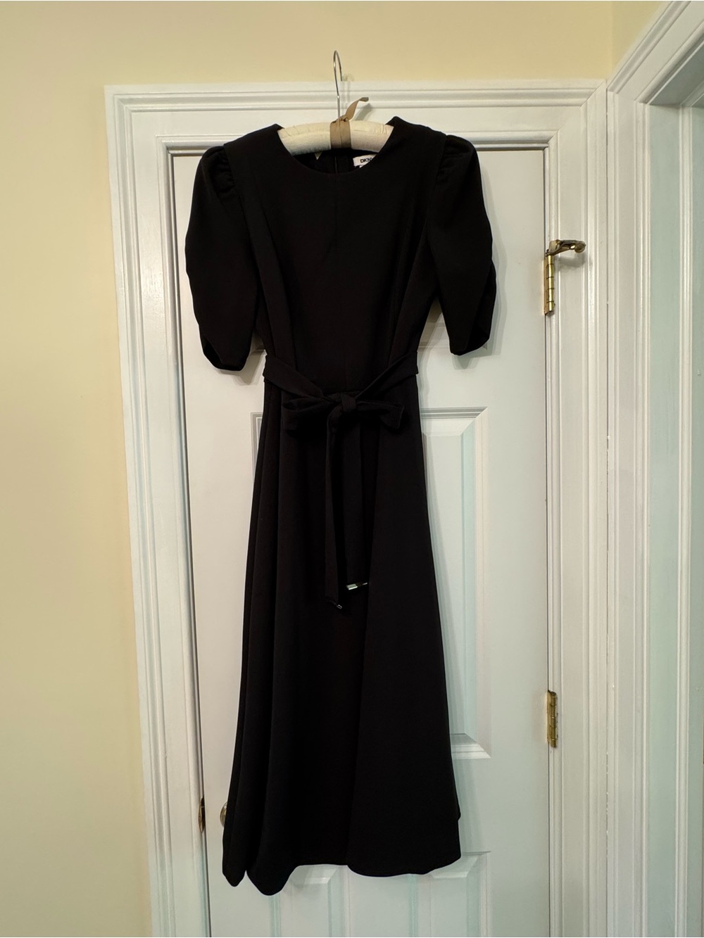 Classic Black Midi Dress with Puff Sleeves and Waist Tie
